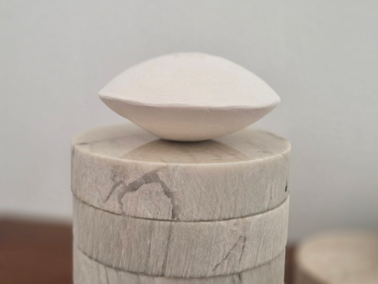 Stone diffuser with Patagonian Base
