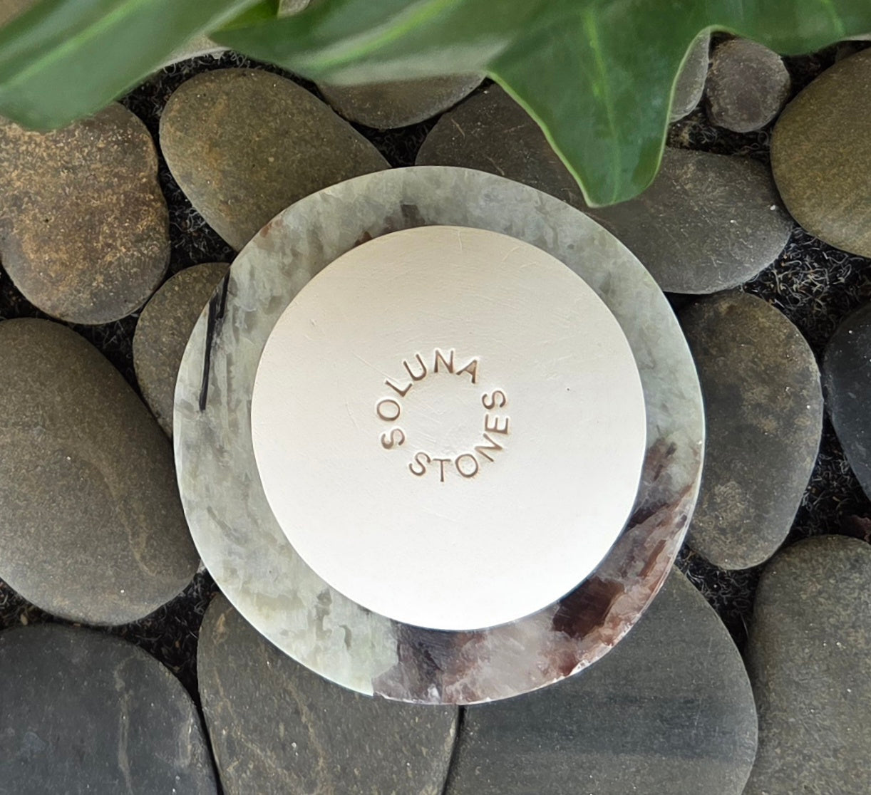 Stone diffuser with Patagonian Base